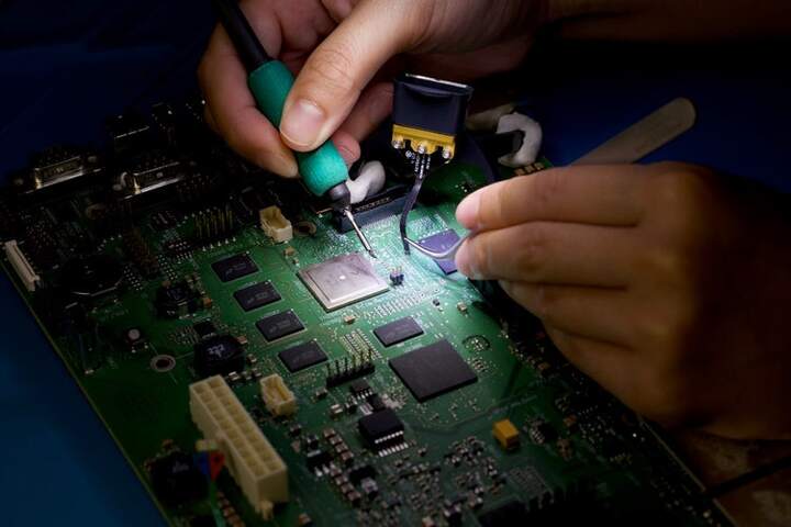 Choose the Best TDR for PCB manufacturing with precision