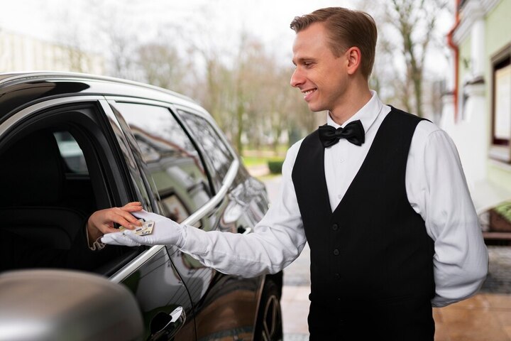 7 Reasons to Choose a Vegas Limo Service for Your Next Event
