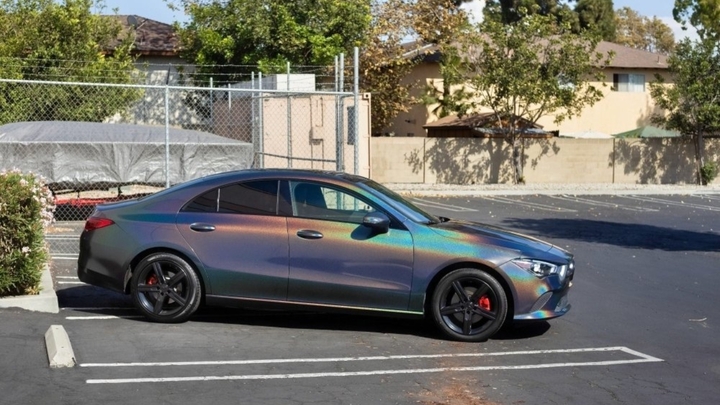 Iridescent Vehicle Wrap: Features and Benefits