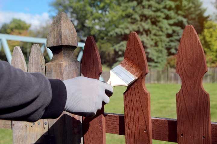 Commercial Fence Painting in Melbourne:Protecting Your Property