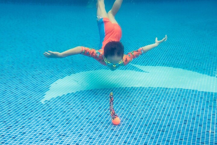 Splash and Chase! Why are Neoprene Dive Streamers Our Favorite?