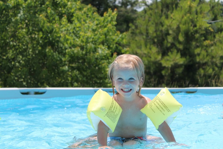 Do Swim Vests Help Teach Swimming? 